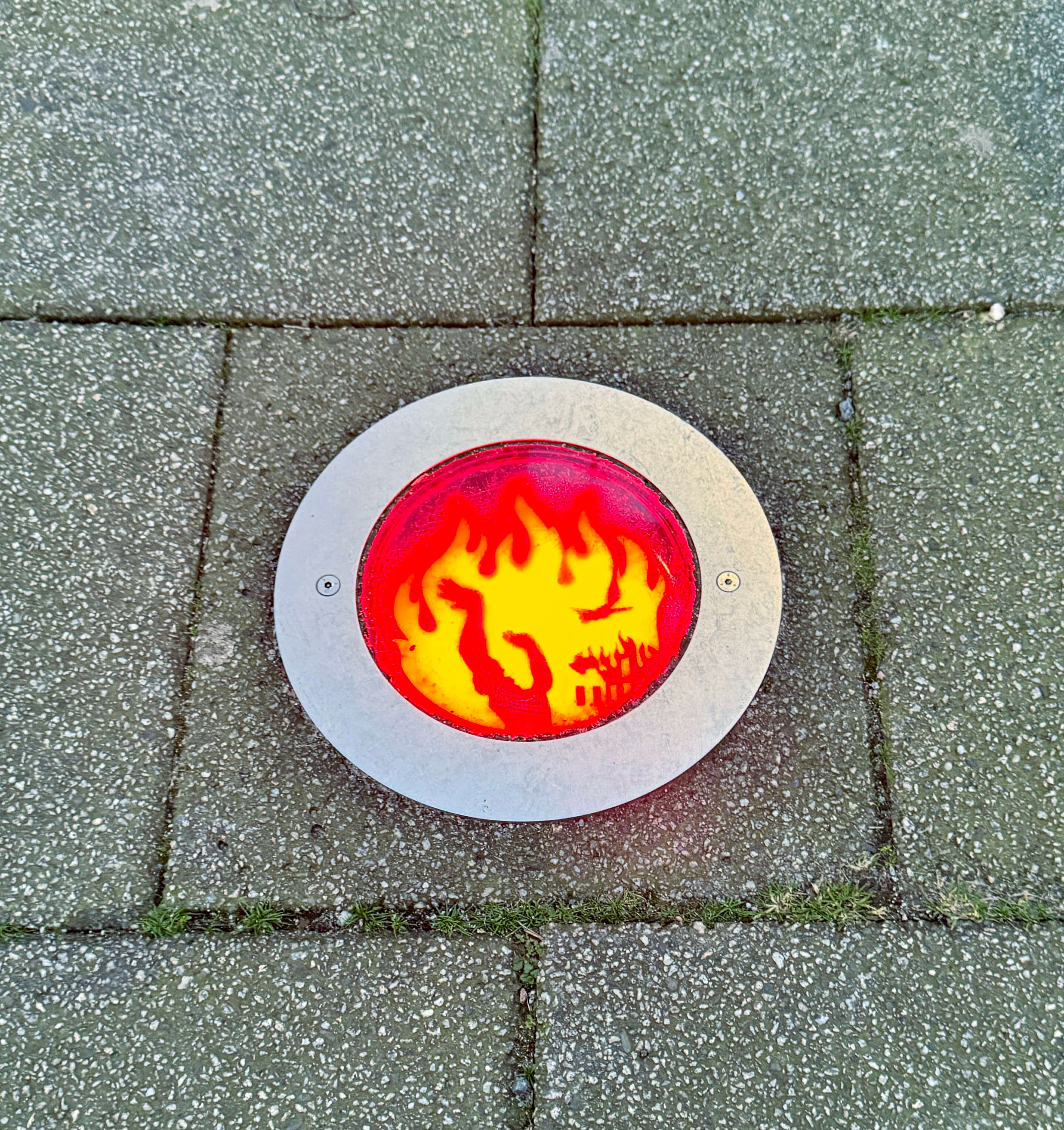 ©Yvette van Dael. Rode lampjes markeren de grens.